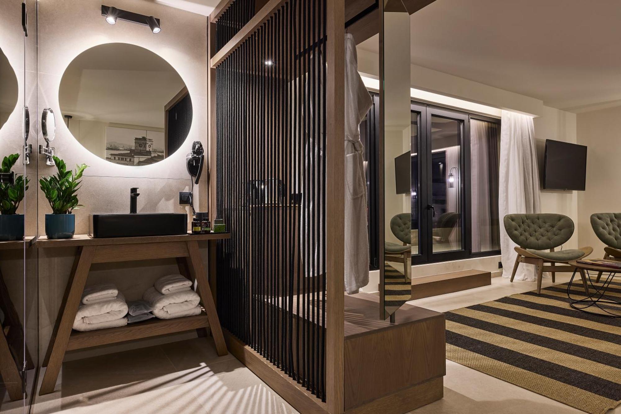 Athenarum Portus Life & Style Hotel Piraeus Room photo