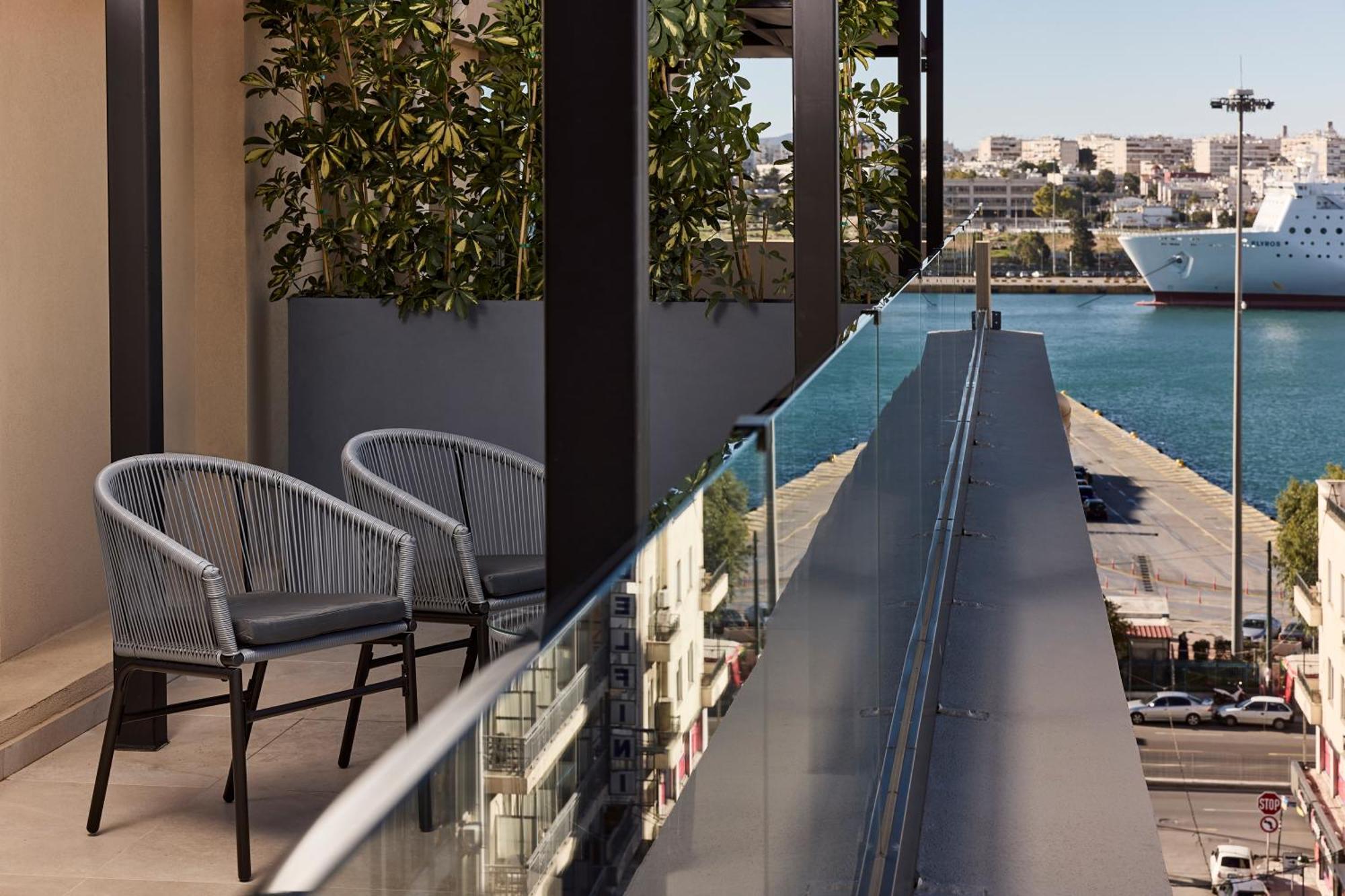 Athenarum Portus Life & Style Hotel Piraeus Exterior photo